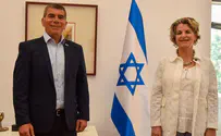 היסטוריה: שגרירה ישראלית במצרים 