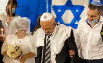 בחודש אחד: ברית, בר מצווה וחתונה