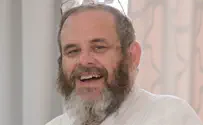 איך היה אהרון הכהן נוהג באמיר השכל?