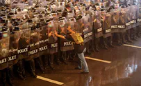REUTERS/Jorge Silva Watch: Thousands protest in Bangkok