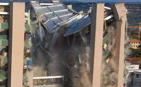 צילום: Watch: Building collapses after earthquake