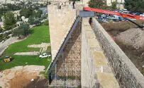 צפו: טונות פסולת מפונות מחוץ לחומה