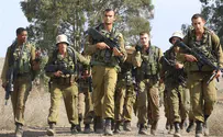 רואים את דגל הפלס"ר והעיניים נוצצות