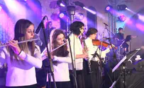 אולפנת שירת הים במחווה לשירת חב"ד