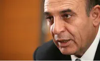 "לא יתכן שגרמניה מזמינה חברי פרלמנט איראנים"