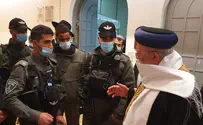 הרב עמאר הדליק נרות ובירך את החיילים