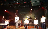 להקת 'עלי שיח' במופע לכבוד חג החנוכה