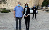 השרה לוי אבקסיס ביקרה במערת המכפלה