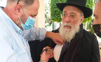 הרב קרע את בגדו על אחיו ובכה