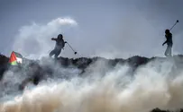 Watch: The elderly Arab rioter