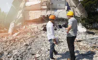 Watch: Australian earthquake interrupts live news broadcast
