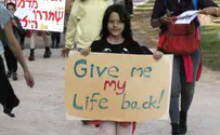 Parents and children protest 'damages caused by lockdown'