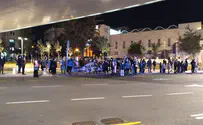 Rabbis seek to calm crowds