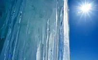 Watch: Ice blankets Chicago shoreline