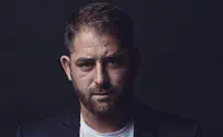 איש ימינה תקף מפגינה ונחקר במשטרה