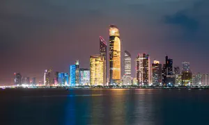 UAE halts trade and financial transactions with Iran