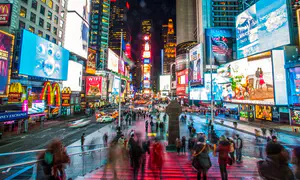 טיימס סקוור בניו יורק הפכה למסגד ארעי