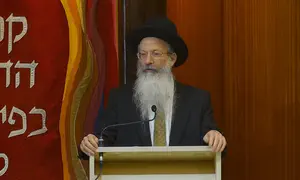 מזוזה בכל חדר: החיוב, הפטור והברכה