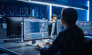Hundreds of hi-tech workers to be laid off