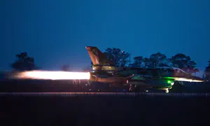 Израильский ответ хуситам в Йемене. Разбомблен порт в Ходейде