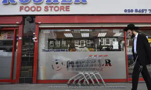Massive fire at Kosher supermarket, cause not yet known