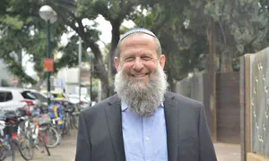 כשבני גנץ החמיא לרב חיים גנץ