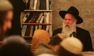 Rabbi Ginsburgh's surprising response to screen addiction
