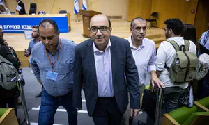 בל"ד תוקפת את מנסור עבאס