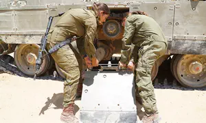 למה אנחנו מתנגדים לשירות קרבי מעורב?