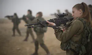 שילוב לוחמות פוגע במילואים?