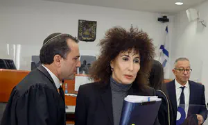 העדות, המבוכה והטענות הקשות