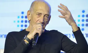 Olmert supports Ehud Barak's call for civil disobedience