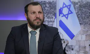 כשריגול אחר שרים הופך ל"ניתוח"