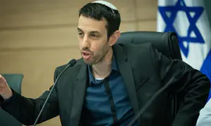 הקלטות נחשפות - ודממה רועמת בצד השני