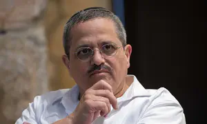 רוני אלשיך נחקר במשטרה בחשד להעסקת שב"ח