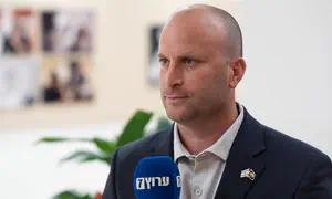 לחץ משיב חטופים, סיוע הומניטרי תומך באויב