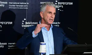 Mossad chief holds secret talks in Qatar