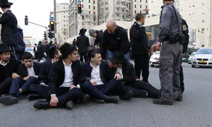 מפגיני 'הפלג' חוסמים את הכניסה לירושלים