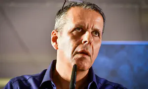 Ронен Цур возвращается в политику