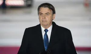 Flávio Bolsonaro fled Brazil for the US