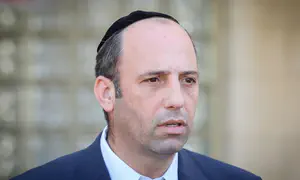 פרצו לבית ראש עיריית בית שמש וגרמו נזק