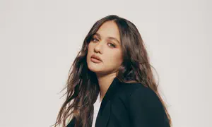 Иден бен Закен прервала концерт для обращения к подросткам