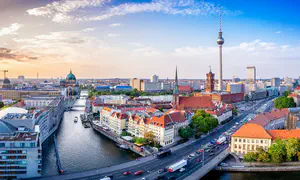 'Firewall' against AfD must also apply to extremism on the left