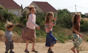 בין שבעה לברית: יום אחד ביישוב