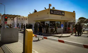 סערה בסיור ועדת החוץ והביטחון בשדה תימן