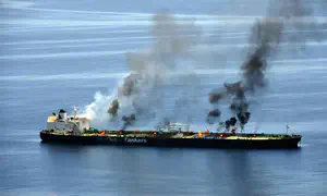 Украина поразила российский танкер в Средиземном море. Видео