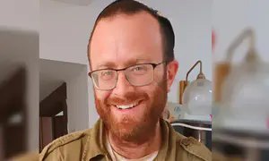 האחים אלגביש במחרוזת ניגוני פסח