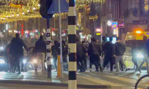 Беспорядки в Амстердаме. Повод - главный кантор ЦАХАЛа