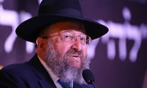 Shas MK attacked by haredi extremists