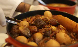 Rabbi clarifies ruling against Thursday night cholent